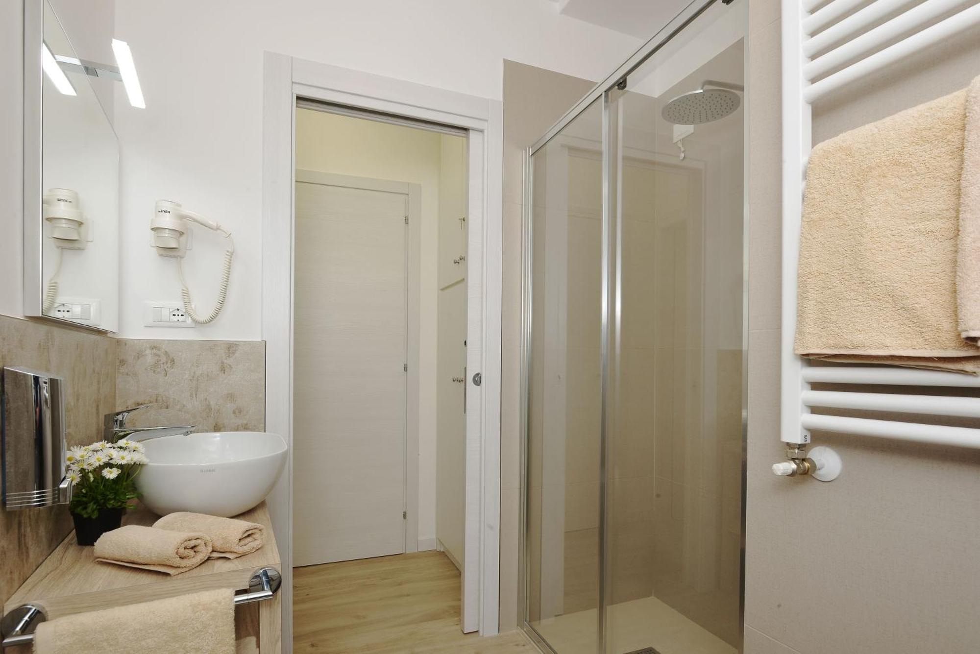 Cavour Apartments 萨罗 外观 照片