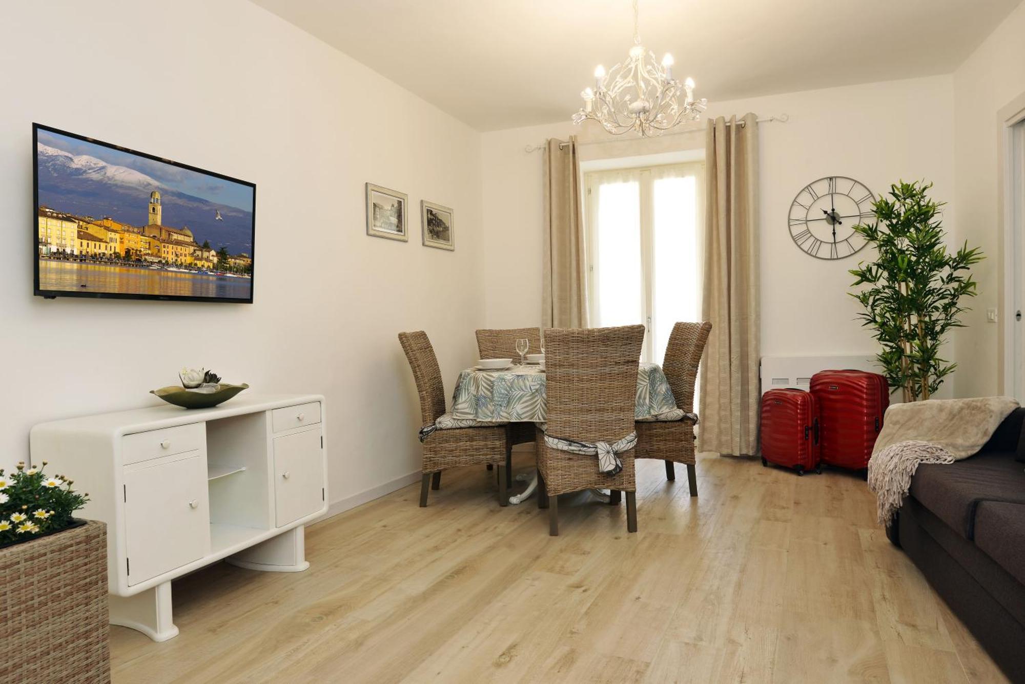 Cavour Apartments 萨罗 外观 照片