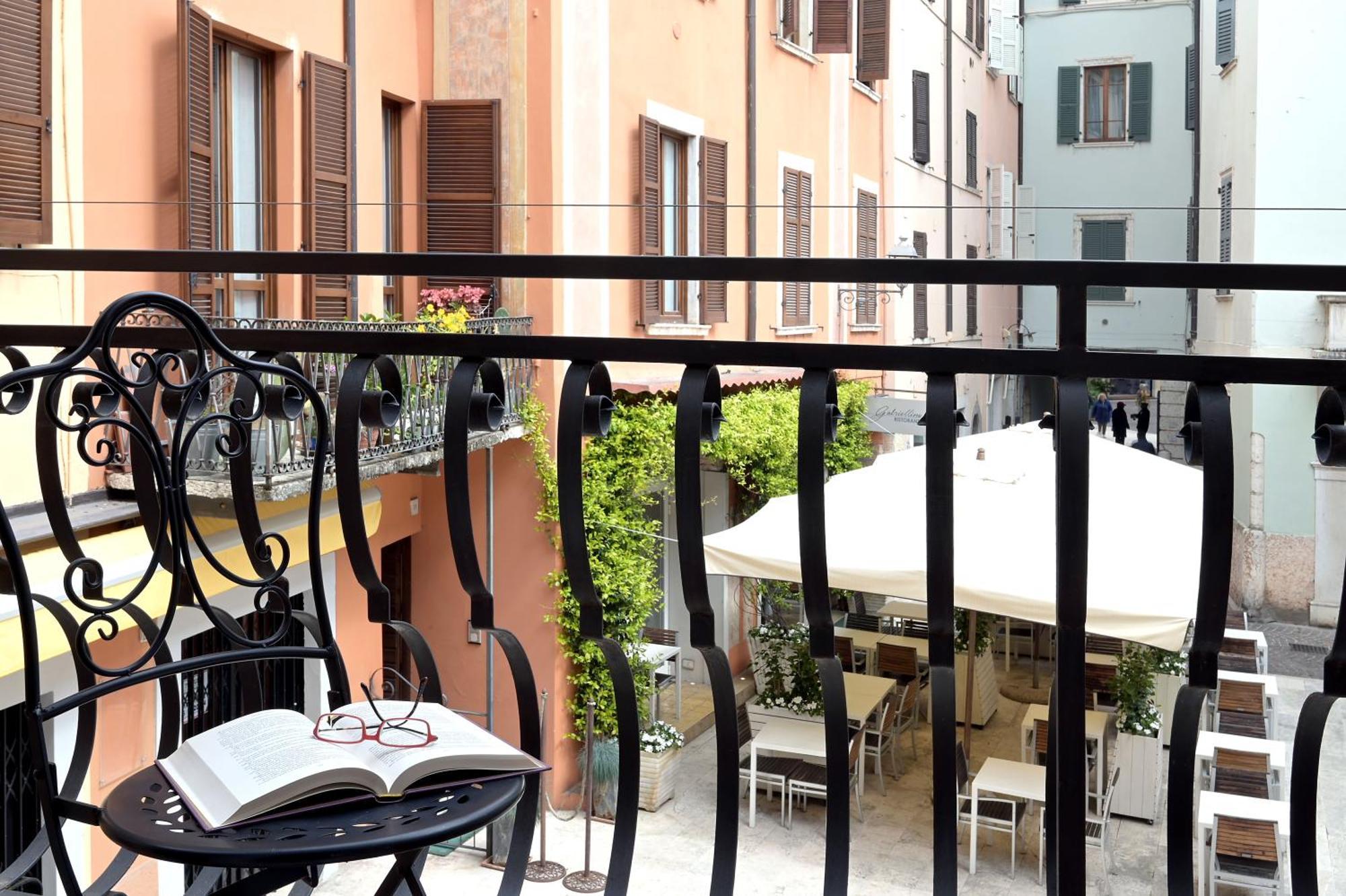 Cavour Apartments 萨罗 外观 照片